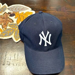 NY Yankees Navy blue adjustable cap